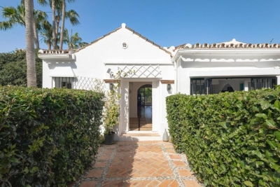 Luxury 2-Bed Retreat with Private Pool in Marbella