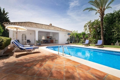 Luxury 2-Bed Retreat with Private Pool in Marbella