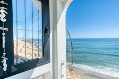Aguamarina Luxurious Frontline Beach Penthouse, Mijas
