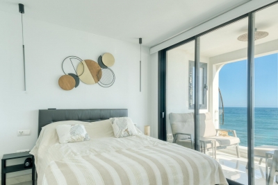 Aguamarina Luxurious Frontline Beach Penthouse, Mijas