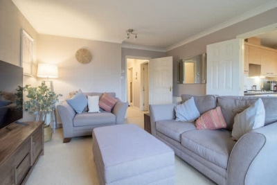 Garden View - 2-Bed Apartment in Blantyre.