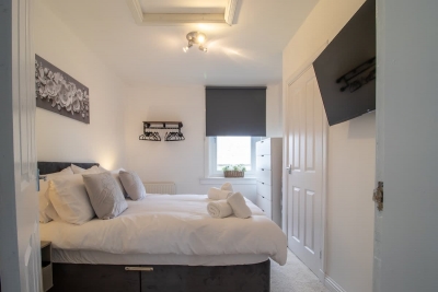 4 Bedrooms with driveway - Ideal for contractors