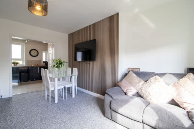 4 Bedrooms with driveway - Ideal for contractors