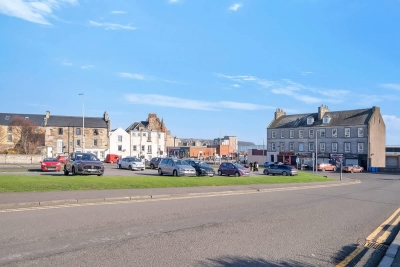 Milton Apartment - 3 Beds, Kirkcaldy with sea view