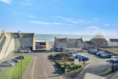 Milton Apartment - 3 Beds, Kirkcaldy with sea view