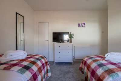 Betty's House - 3 bedroom in Coatbridge