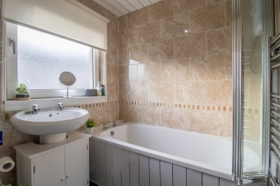 Culzean House - 2 Bedrooms in Coatbridge