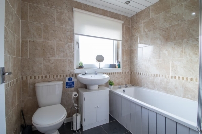 Culzean House - 2 Bedrooms in Coatbridge