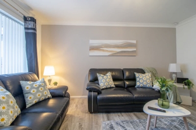 Culzean House - 2 Bedrooms in Coatbridge