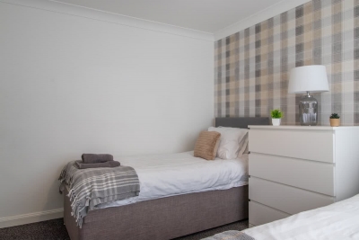 Culzean House - 2 Bedrooms in Coatbridge
