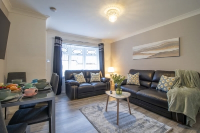 Culzean House - 2 Bedrooms in Coatbridge