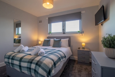 Raeburn House- 3 Bedrooms, 2 Bathrooms in Hamilton