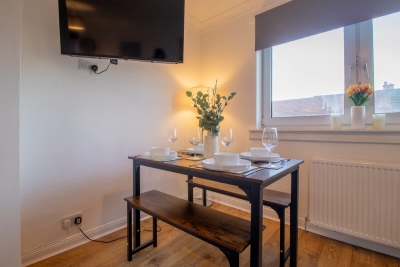 Raeburn House- 3 Bedrooms, 2 Bathrooms in Hamilton