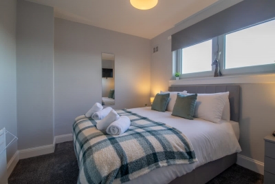 Raeburn House- 3 Bedrooms, 2 Bathrooms in Hamilton