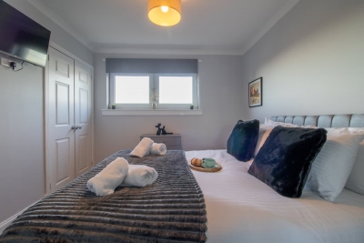 Raeburn House- 3 Bedrooms, 2 Bathrooms in Hamilton