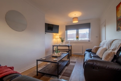 Raeburn House- 3 Bedrooms, 2 Bathrooms in Hamilton