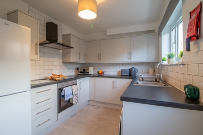 Raeburn House- 3 Bedrooms, 2 Bathrooms in Hamilton