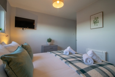 Raeburn House- 3 Bedrooms, 2 Bathrooms in Hamilton