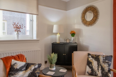 The Bridge- 3 Bedrooms in Coatbridge with Driveway