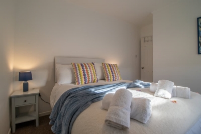 The Bridge- 3 Bedrooms in Coatbridge with Driveway