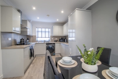 Catriona House - 3 Bedroom house in Motherwell