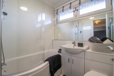 Catriona House - 3 Bedroom house in Motherwell