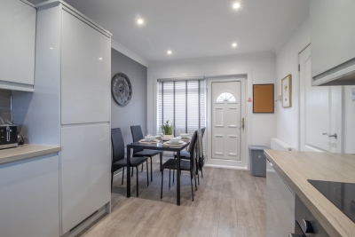Catriona House - 3 Bedroom house in Motherwell