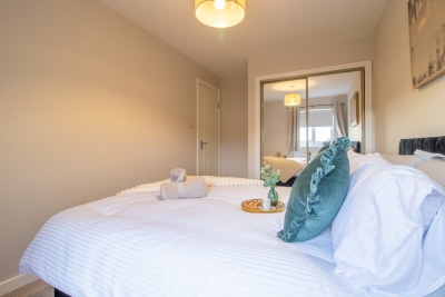 Angel House - 3 bedrooms close to Airdrie Centre