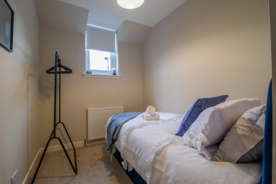 Angel House - 3 bedrooms close to Airdrie Centre