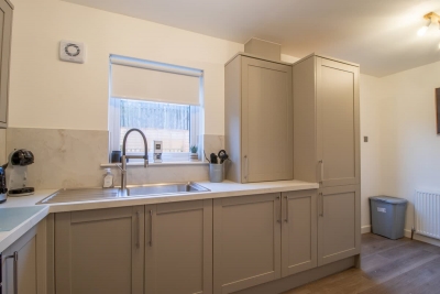 Angel House - 3 bedrooms close to Airdrie Centre