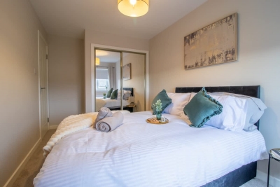 Angel House - 3 bedrooms close to Airdrie Centre