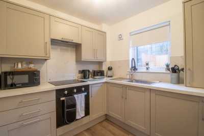 Angel House - 3 bedrooms close to Airdrie Centre