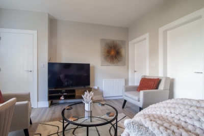 Sleeps 5 with walk in Shower, Rutherglen - Glasgow