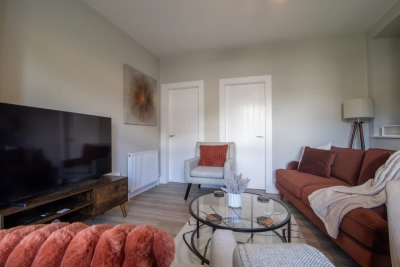 Sleeps 5 with walk in Shower, Rutherglen - Glasgow