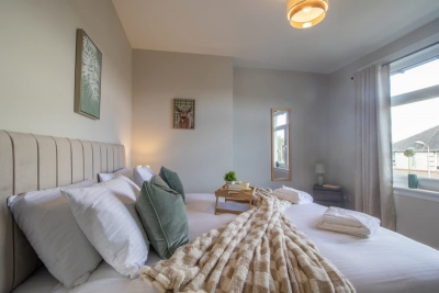 Sleeps 5 with walk in Shower, Rutherglen - Glasgow