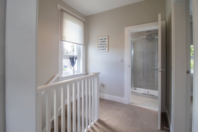 Sleeps 5 with walk in Shower, Rutherglen - Glasgow