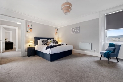 Leo Apartment - 4 Bedroom Flat in Nairn