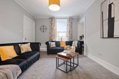 Leo Apartment - 4 Bedroom Flat in Nairn