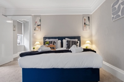 Leo Apartment - 4 Bedroom Flat in Nairn