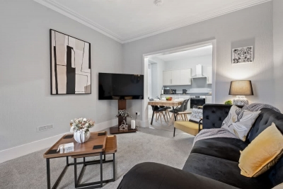 Leo Apartment - 4 Bedroom Flat in Nairn