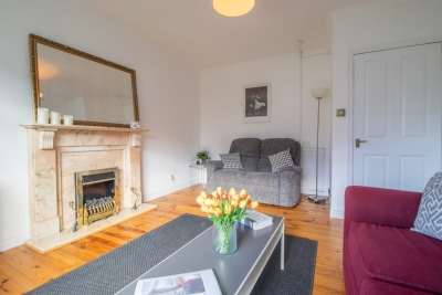 Ashgrove House - 3 bedroom in Coatbridge