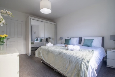 Ashgrove House - 3 bedroom in Coatbridge