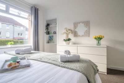 Ashgrove House - 3 bedroom in Coatbridge