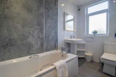 Ashgrove House - 3 bedroom in Coatbridge