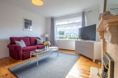Ashgrove House - 3 bedroom in Coatbridge