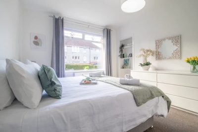 Ashgrove House - 3 bedroom in Coatbridge