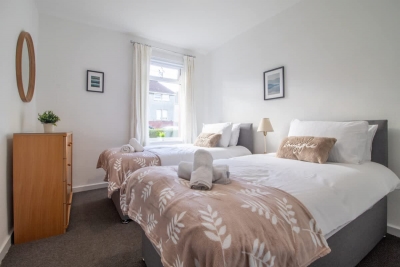 Ashgrove House - 3 bedroom in Coatbridge