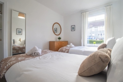 Ashgrove House - 3 bedroom in Coatbridge