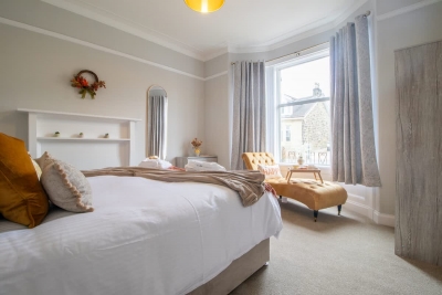 Cairnhill House - 3 Bed House in Central Airdrie