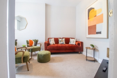 Cairnhill House - 3 Bed House in Central Airdrie